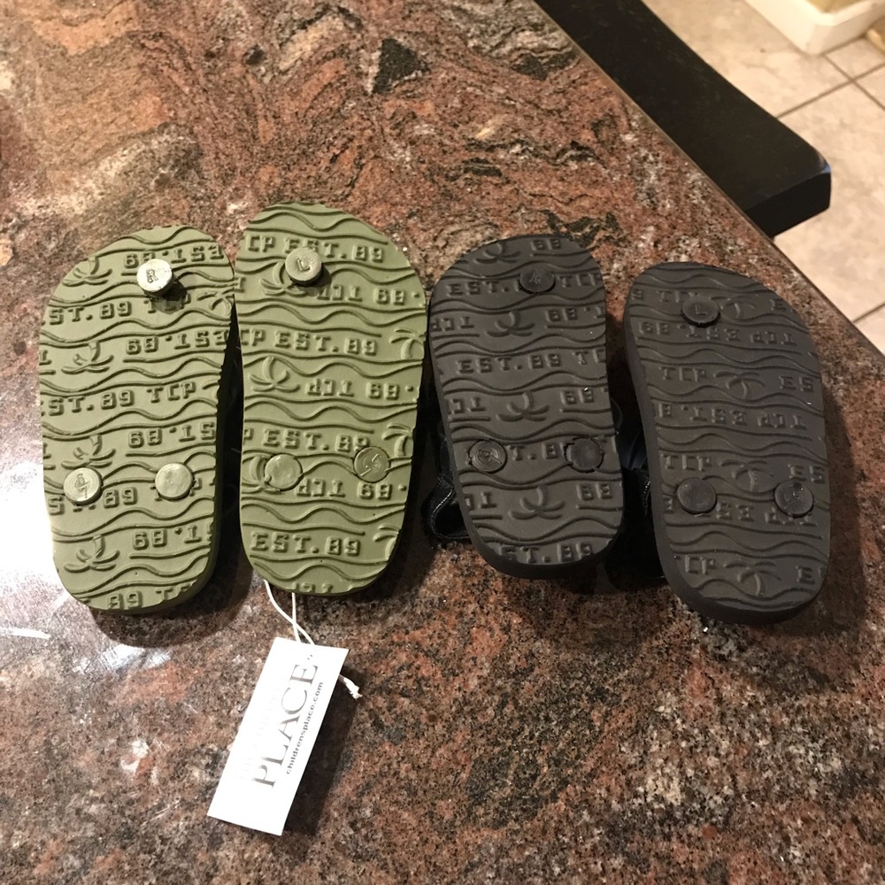 Flip-Flops - Picture 2 of 2